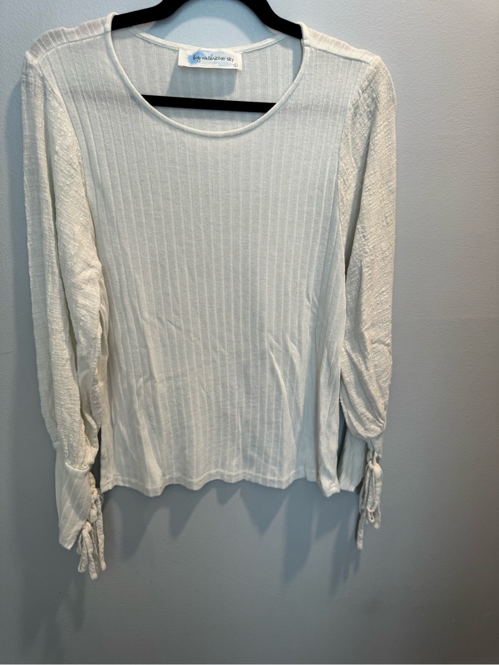 Cream Ribbed Long-Sleeve Top with Tie Cuffs ladies top size Large.